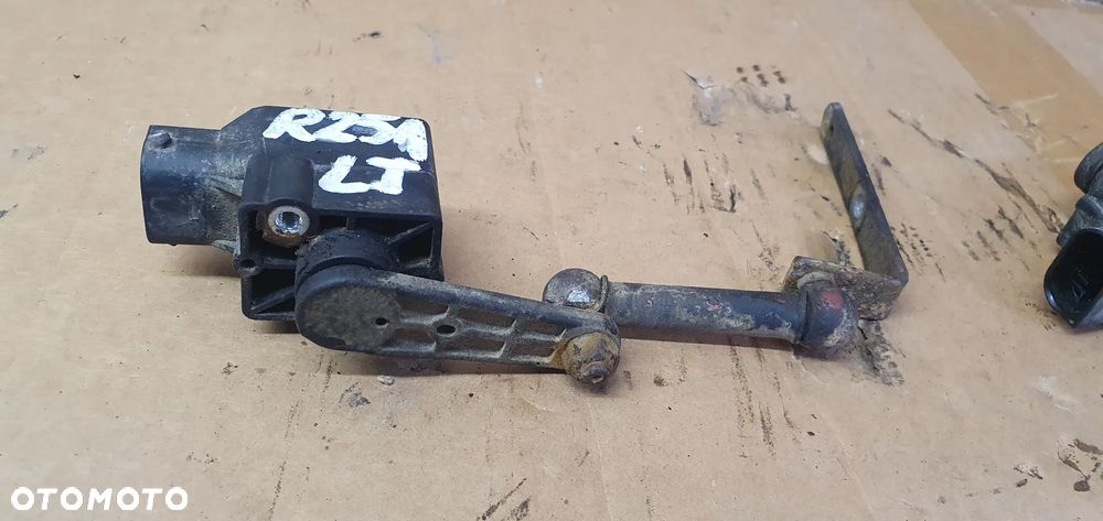 Czujnik poziomowania świateł XENON Mercedes R-Klasa W251 A0105427717 - 3