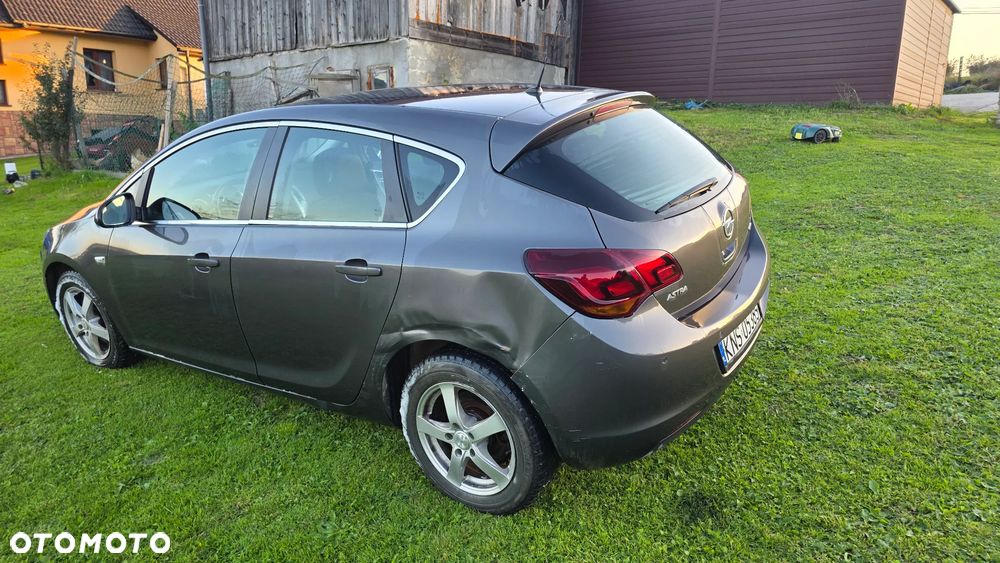 Opel Astra 1.7 CDTI Cosmo - 4