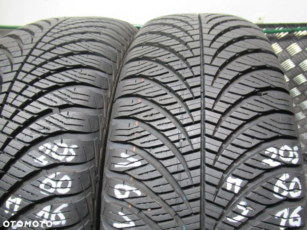2x Goodyear Vector 4Seasons Gen2 205/60/16 96V nr.16116 7,8mm - 2