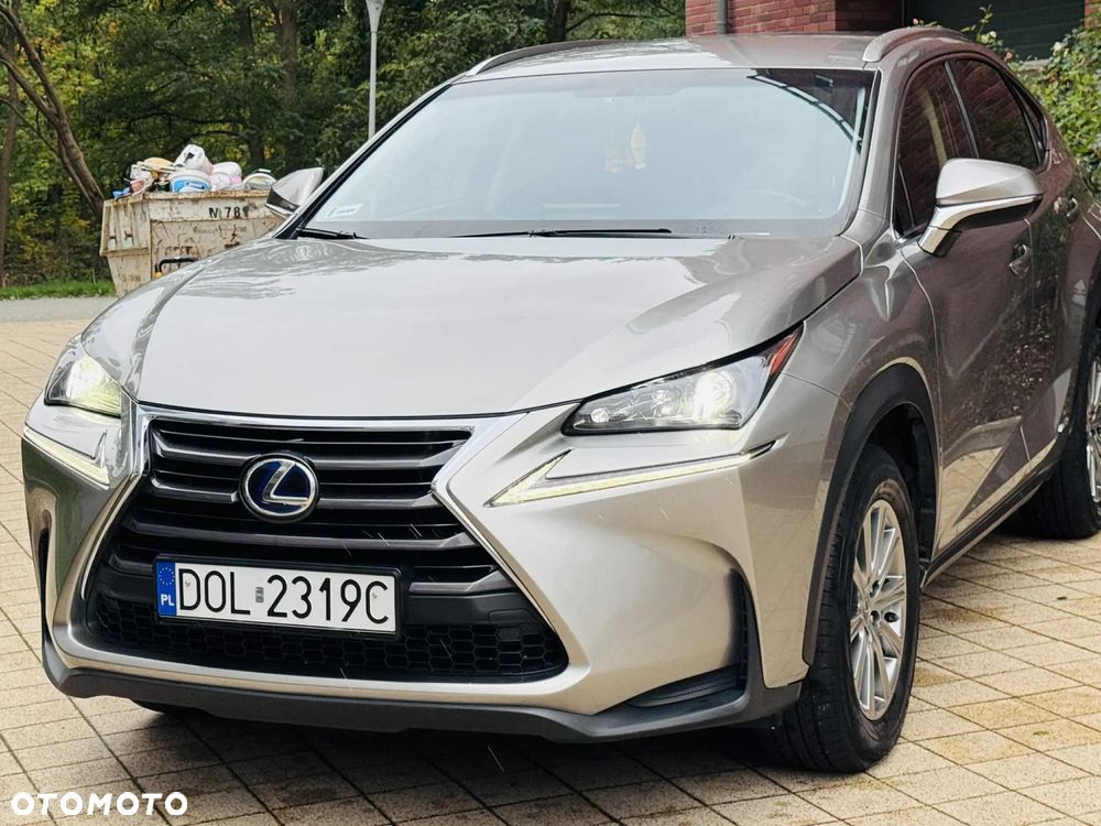 Lexus NX 300h Elite 2WD - 4