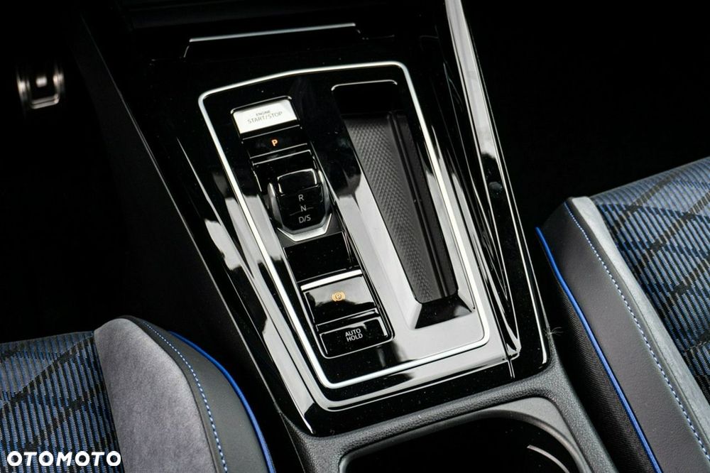 Volkswagen Golf - 27