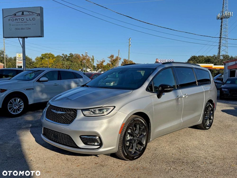 Chrysler Pacifica - 2