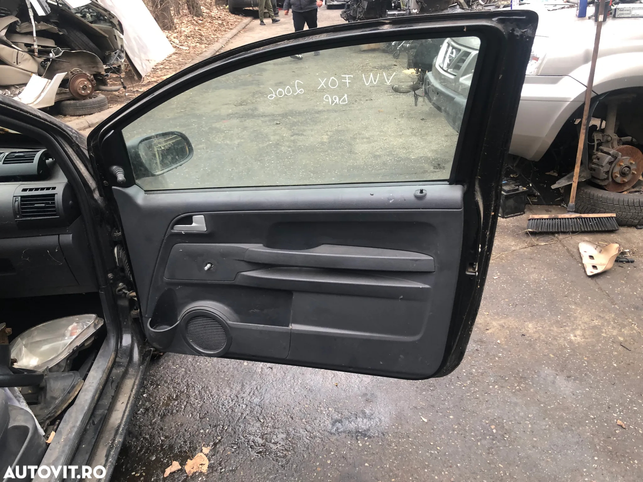 Usa dreapta fata VW Volkswagen FOX 2005 negru - 6