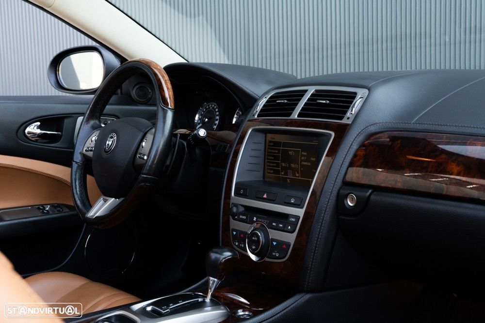 Jaguar XK XK8 4.2 Covertible Classic - 16