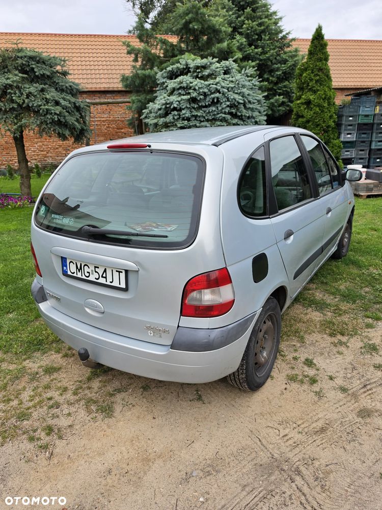 Renault Scenic - 1