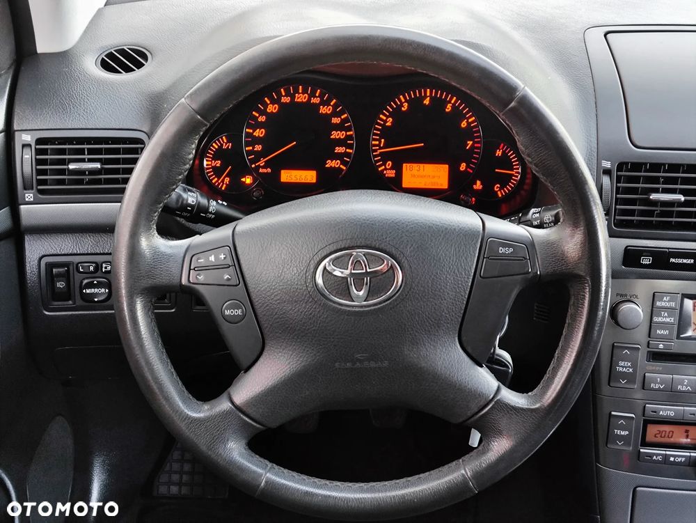 Toyota Avensis 1.8 VVT-i Sol Premium - 22