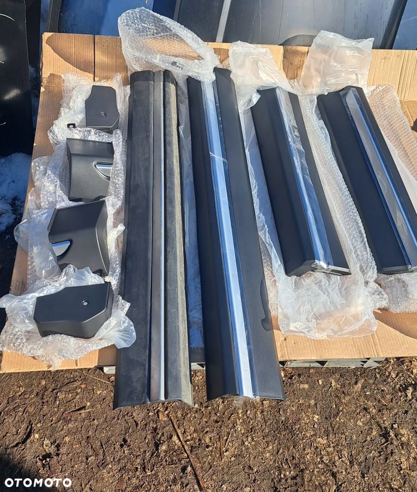 Listwa listwy na drzwi przód tył  Mazda CX-5 II KE KF QKFE-51-R10A QKFE51R10A - 4