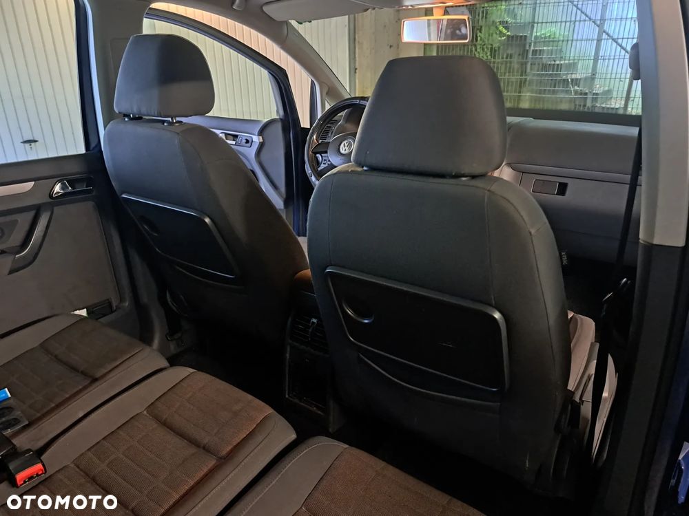 Volkswagen Touran 1.6 Basis - 15