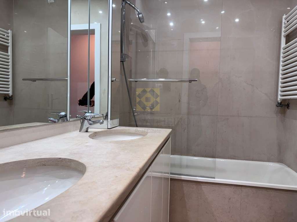 T3+1 Remodelado com Vista Mar - Grande imagem: 5/25