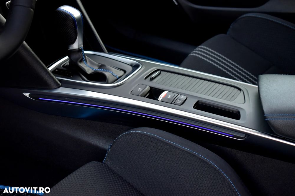 Renault Megane ENERGY TCe 130 EDC GT LINE - 25