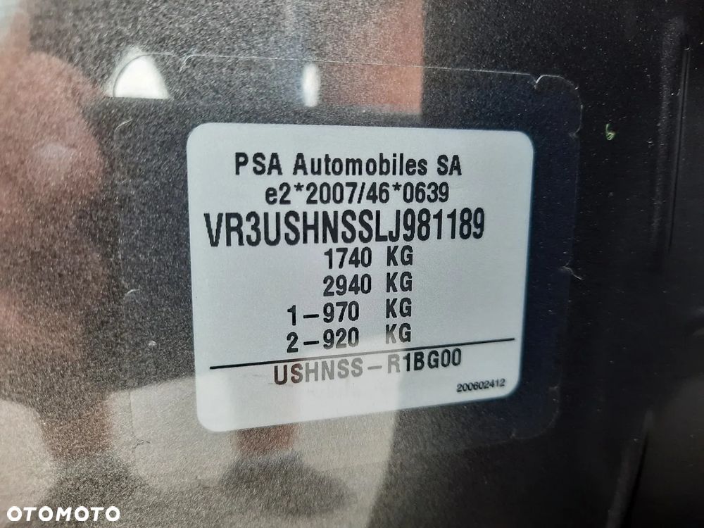 Peugeot 2008 1.2 Pure Tech GPF Allure S&S EAT6 - 40