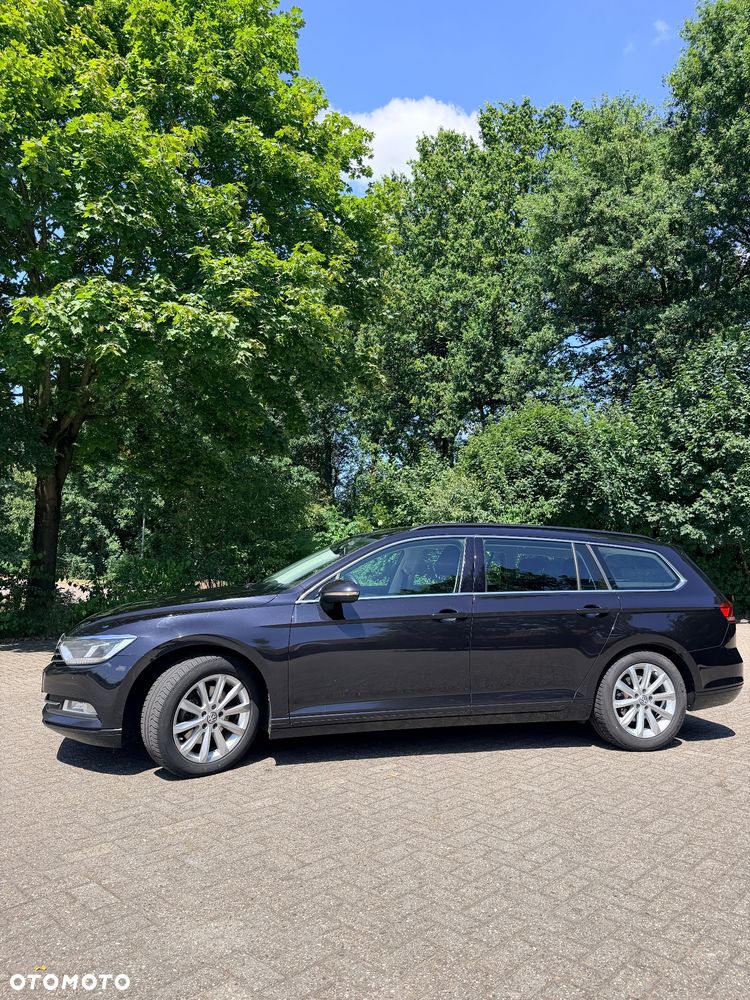 Volkswagen Passat - 2