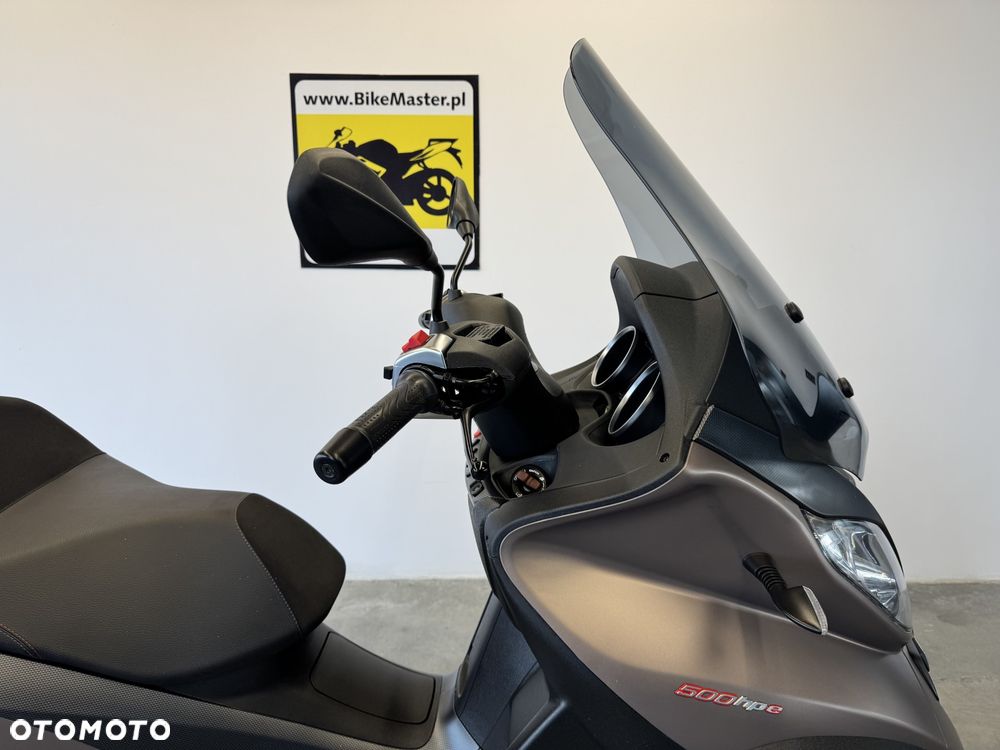 Piaggio MP-3 - 10