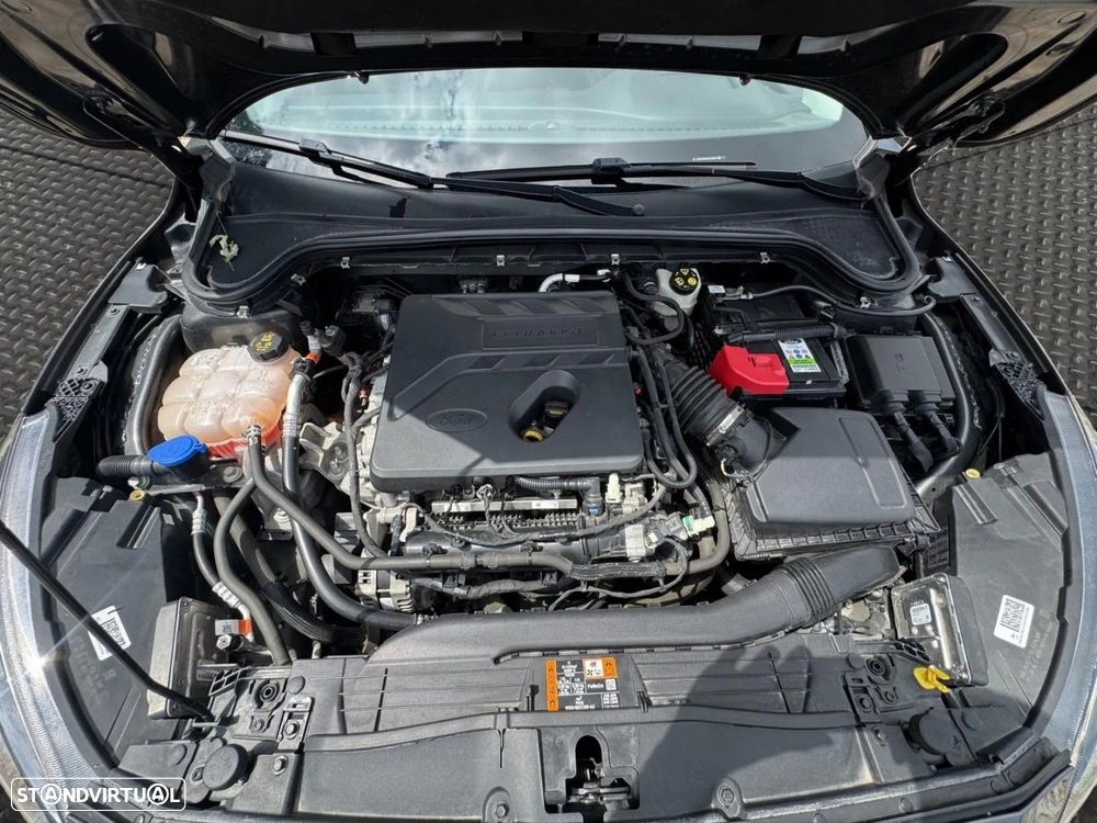 Ford Focus 1.5 EcoBoost Vignale — fotografia 24