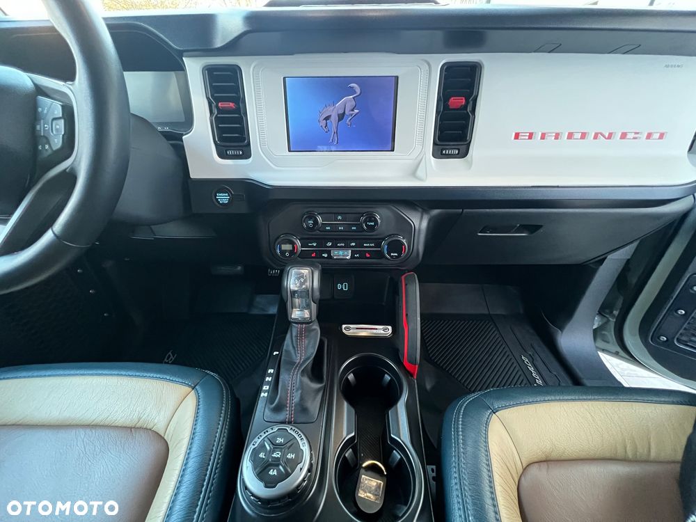Ford Bronco - 2