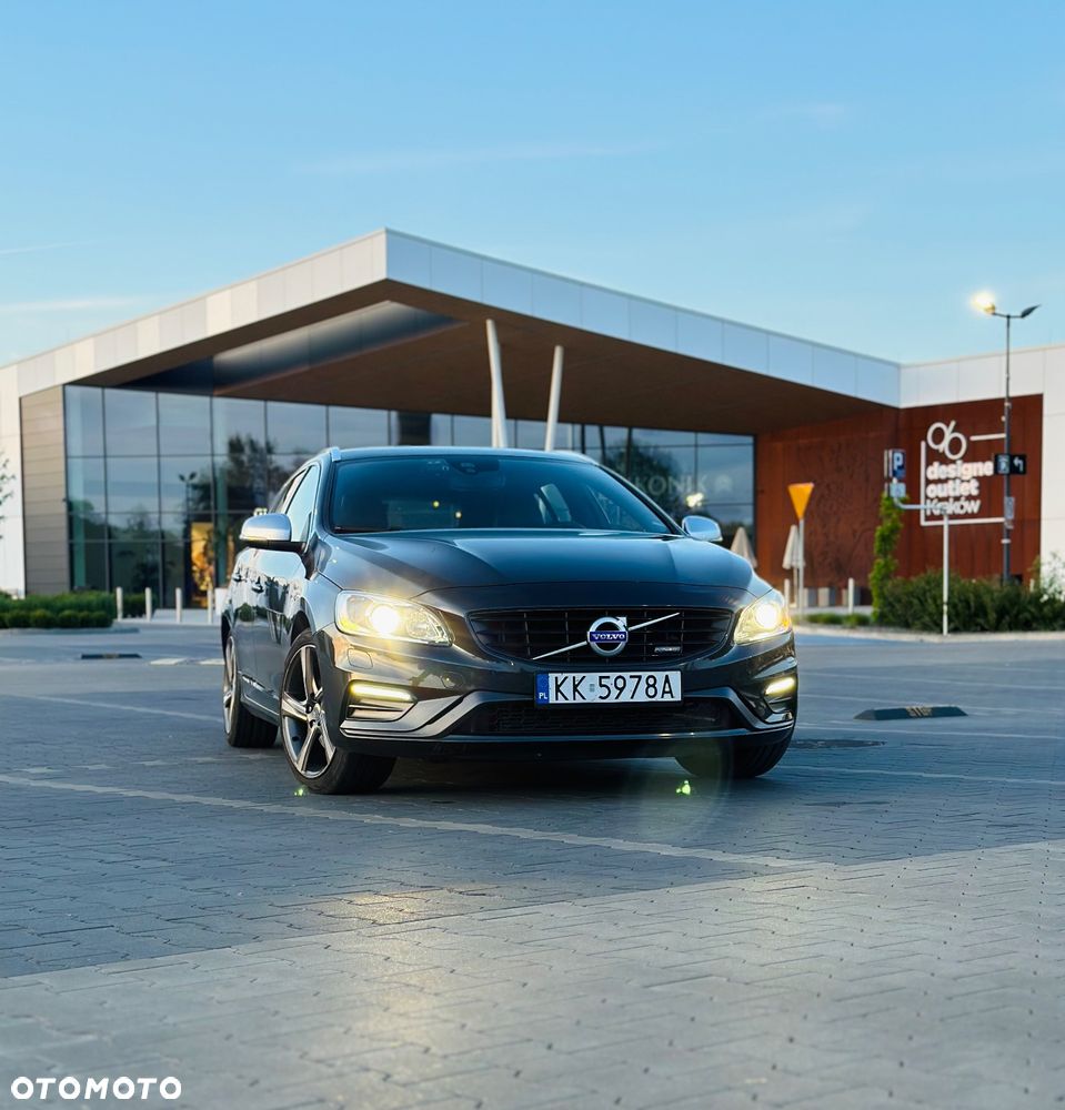 Volvo V60 D4 Drive-E R-Design Summum - 1