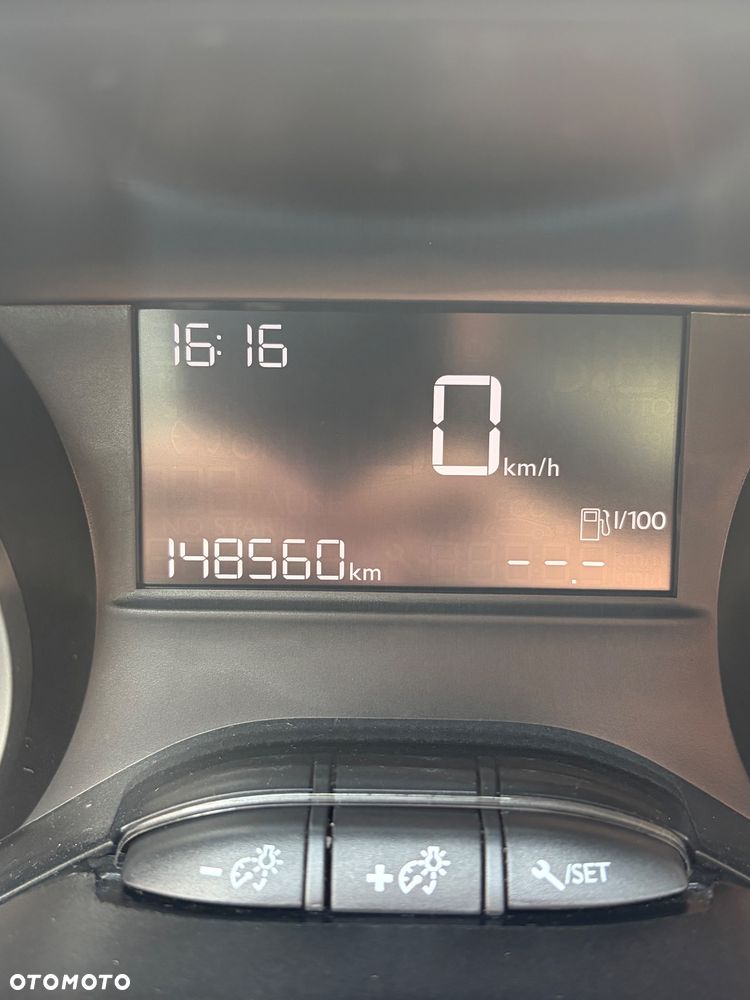 Peugeot 208 - 9