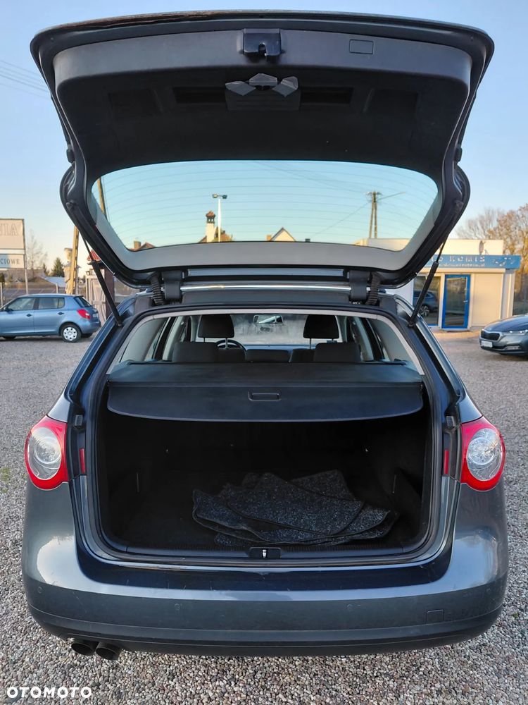 Volkswagen Passat 2.0 TDI Comfortline DSG - 32