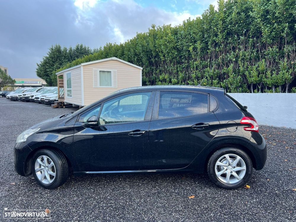 Peugeot 208 1.2 PureTech Active - 12