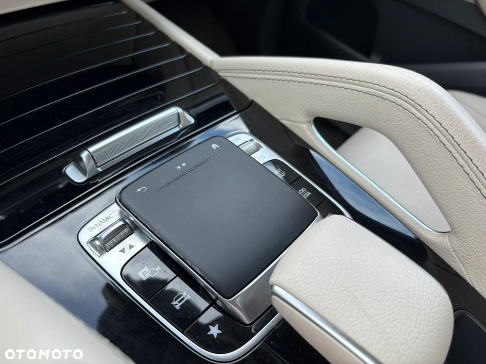 Mercedes-Benz GLE 300 d 4Matic 9G-TRONIC AMG Line - 16