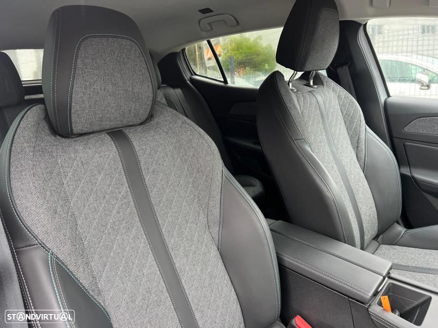 Peugeot 408 1.6 Hybrid Allure e-EAT8 - 8