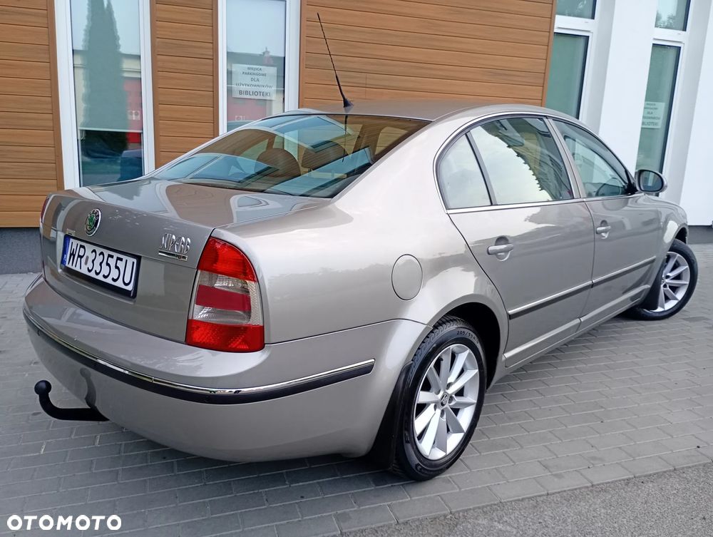 Skoda Superb 2.0 TDI DPF Platinum - 31