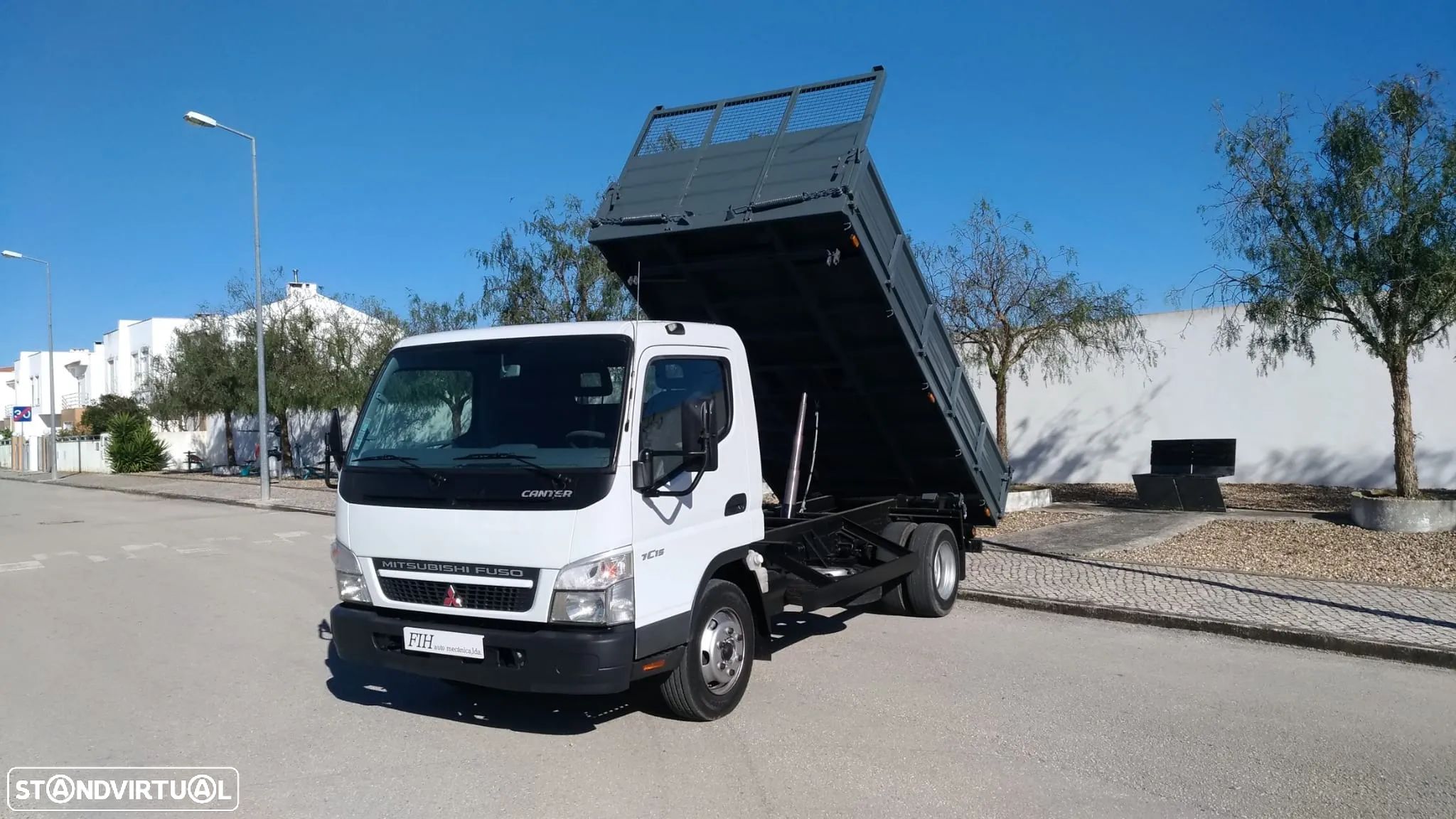 Mitsubishi Canter Fuso - 1