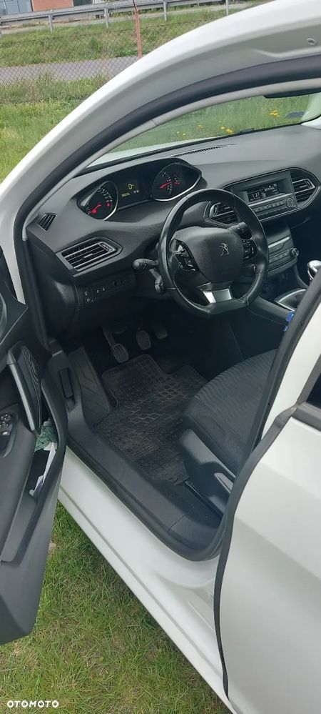 Peugeot 308 - 8