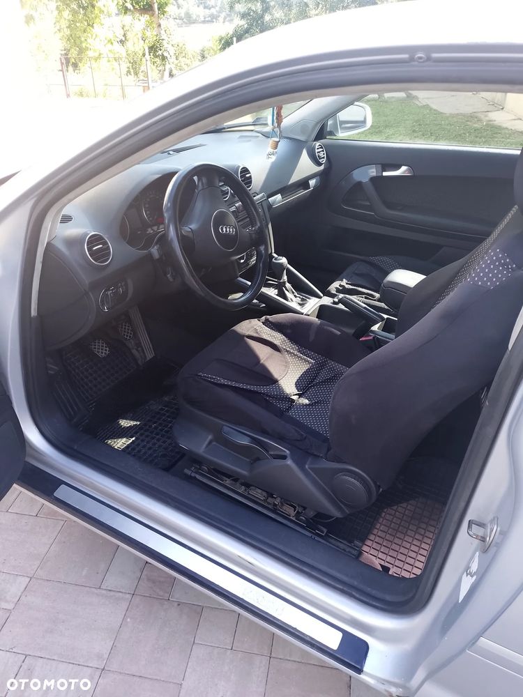 Audi A3 3-drzwiowe 2.0 TDI Ambition - 4