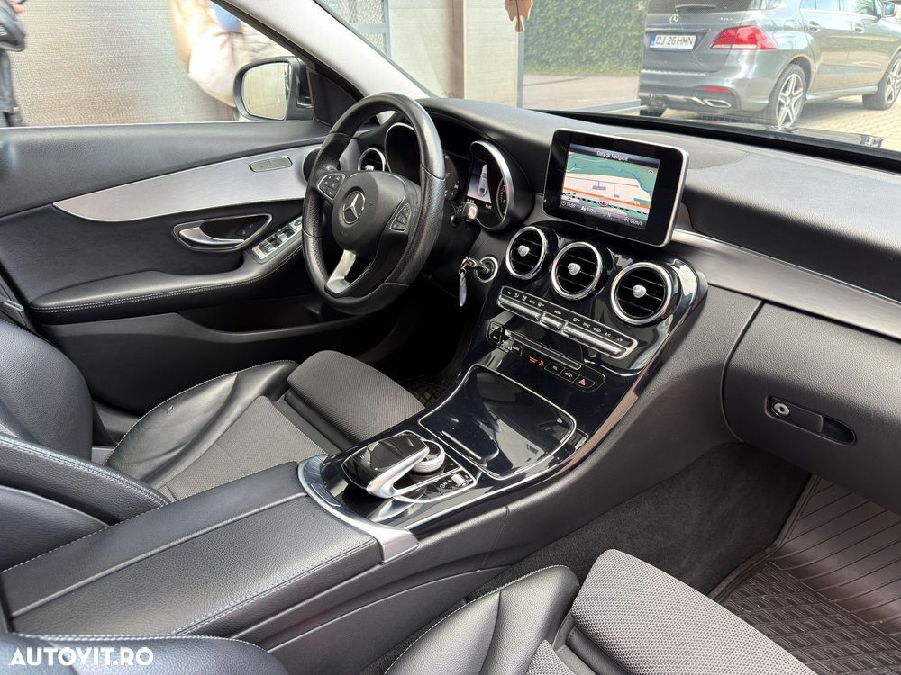 Mercedes-Benz C 220 d 4Matic 9G-TRONIC Avantgarde - 32