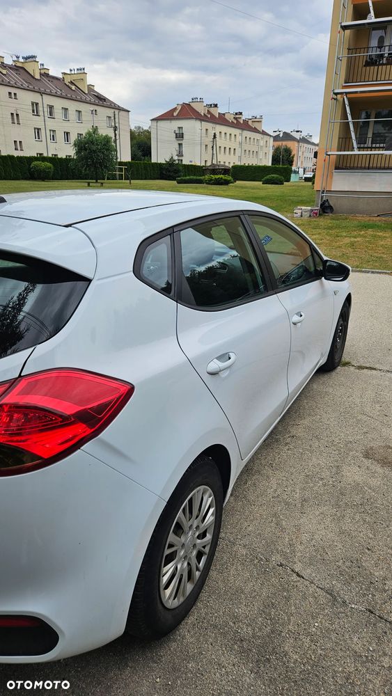 Kia Ceed - 12
