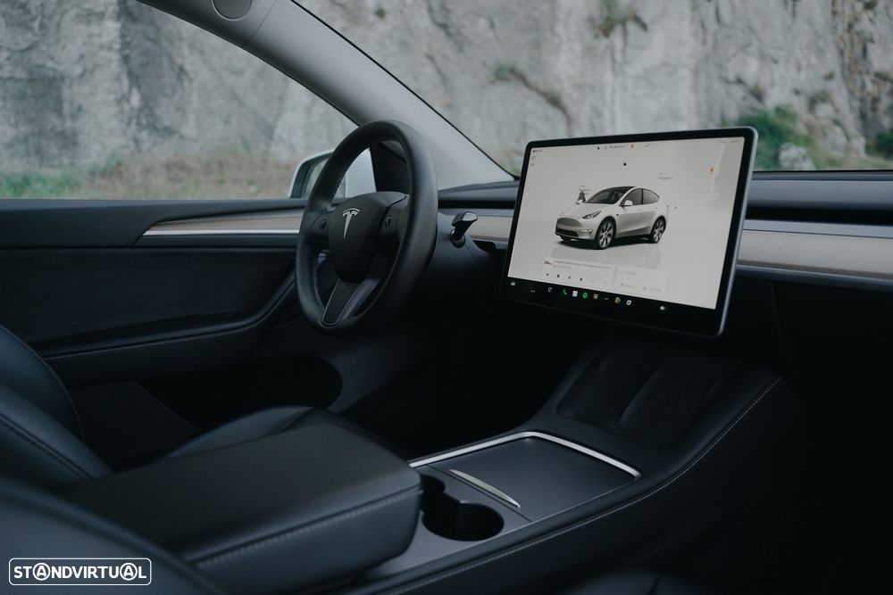 Tesla Model Y Long Range Dual Motor AWD - 7
