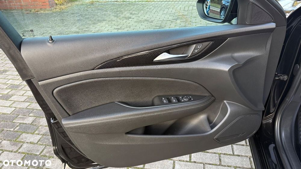 Opel Insignia - 22