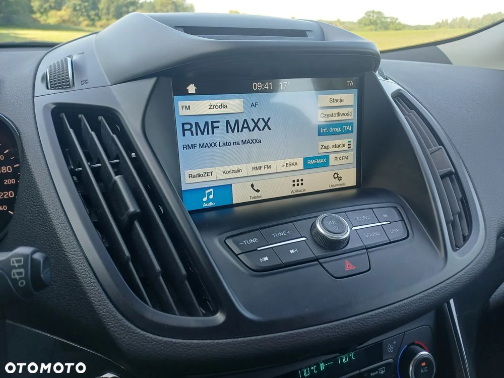 Ford Kuga 1.5 EcoBoost 2x4 Titanium - 16