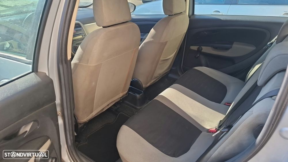 Fiat Grande Punto - 11