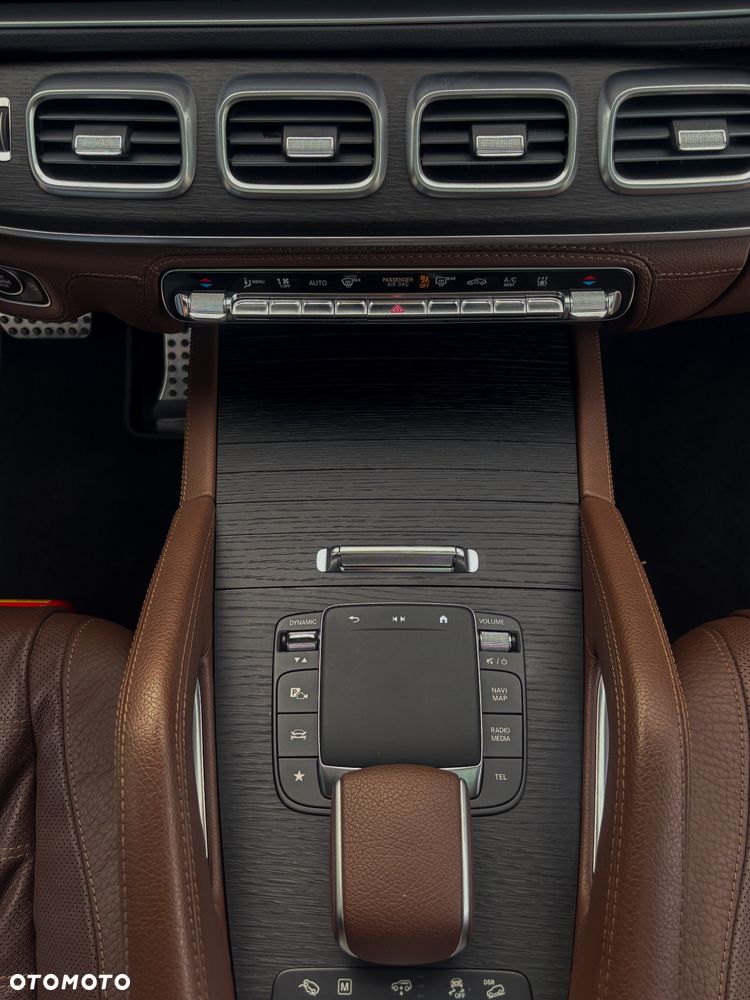 Mercedes-Benz GLS - 23
