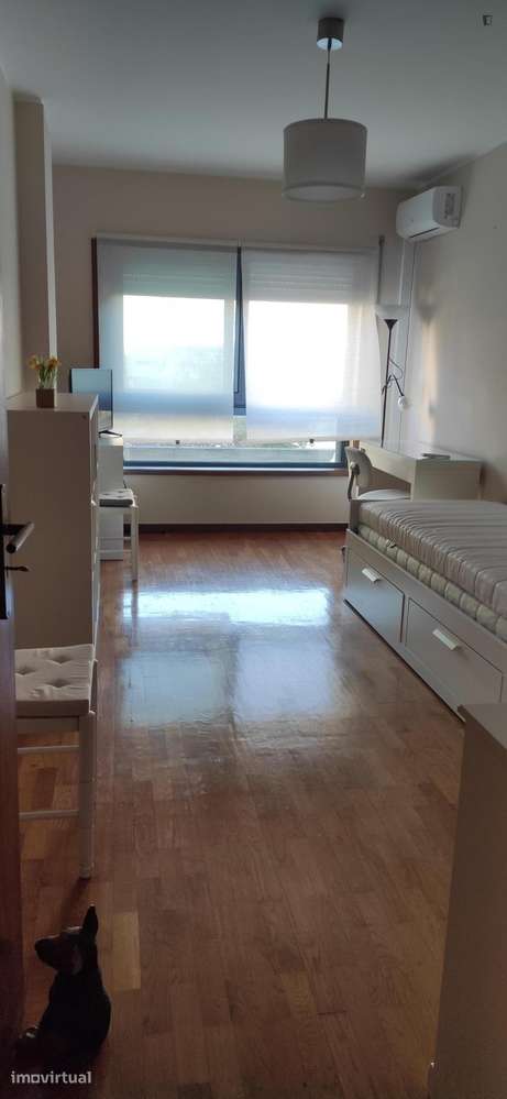 Quarto - localizado em Maia Porto - Grande imagem: 2/4