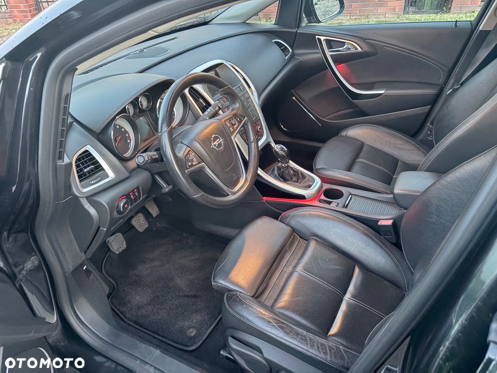 Opel Astra 1.4 T Cosmo - 6