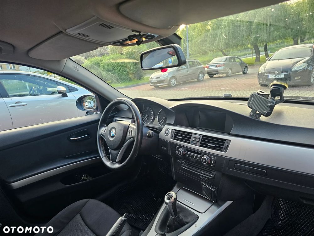 BMW Seria 3 318i - 6