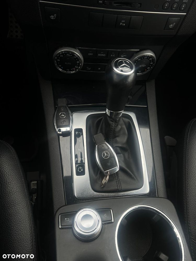Mercedes-Benz GLK 250 CDI DPF 4Matic BlueEFFICIENCY 7G-TRONIC - 22