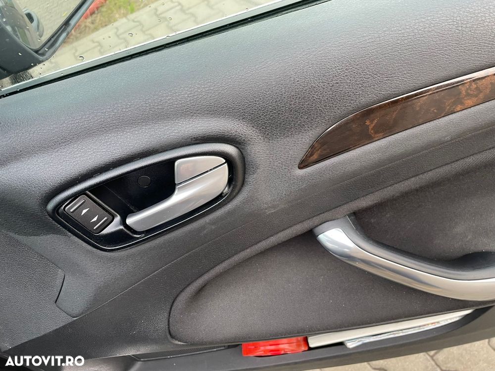 Ford Mondeo 2.0 TDCI Ghia - 12