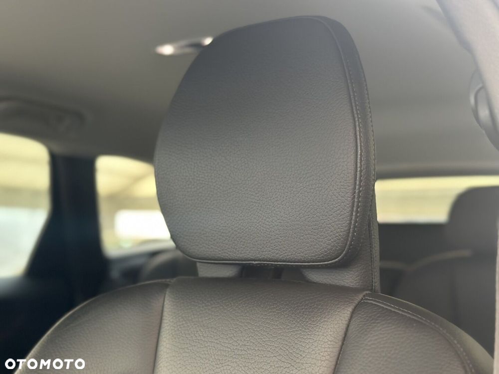 Volvo XC 60 B5 B AWD Momentum Pro - 27
