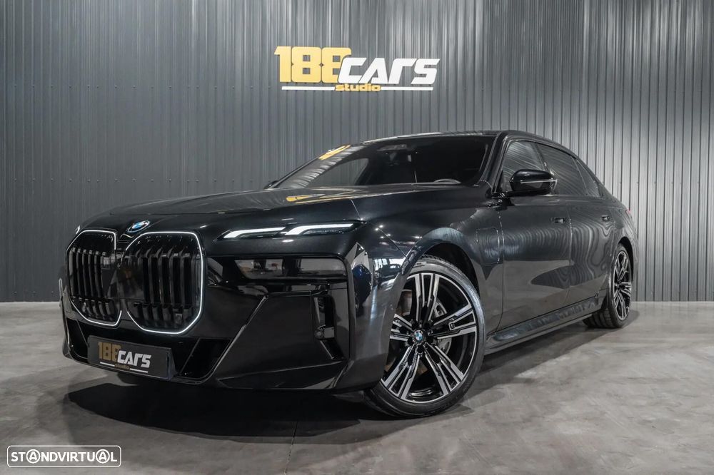 BMW 750 750e xDrive Pack Desportivo M - 38