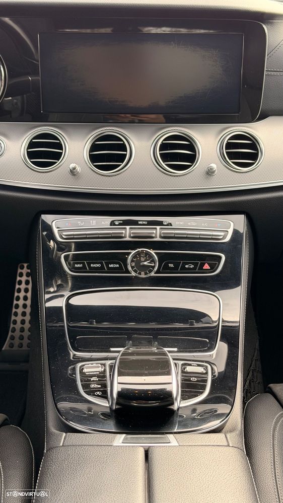 Mercedes-Benz E 220 d AMG Line - 30