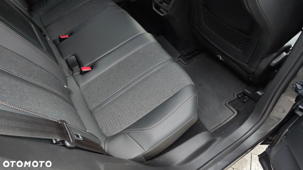 Peugeot 3008 1.2 PureTech GT Pack S&S EAT8 - 26