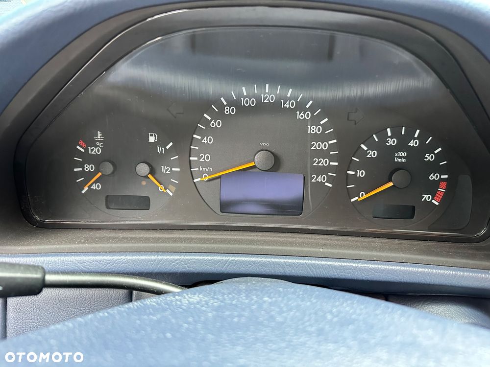 Mercedes-Benz CLK - 23