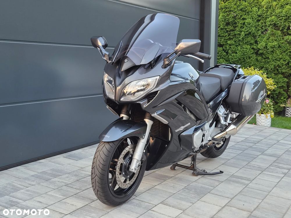 Yamaha FJR - 19