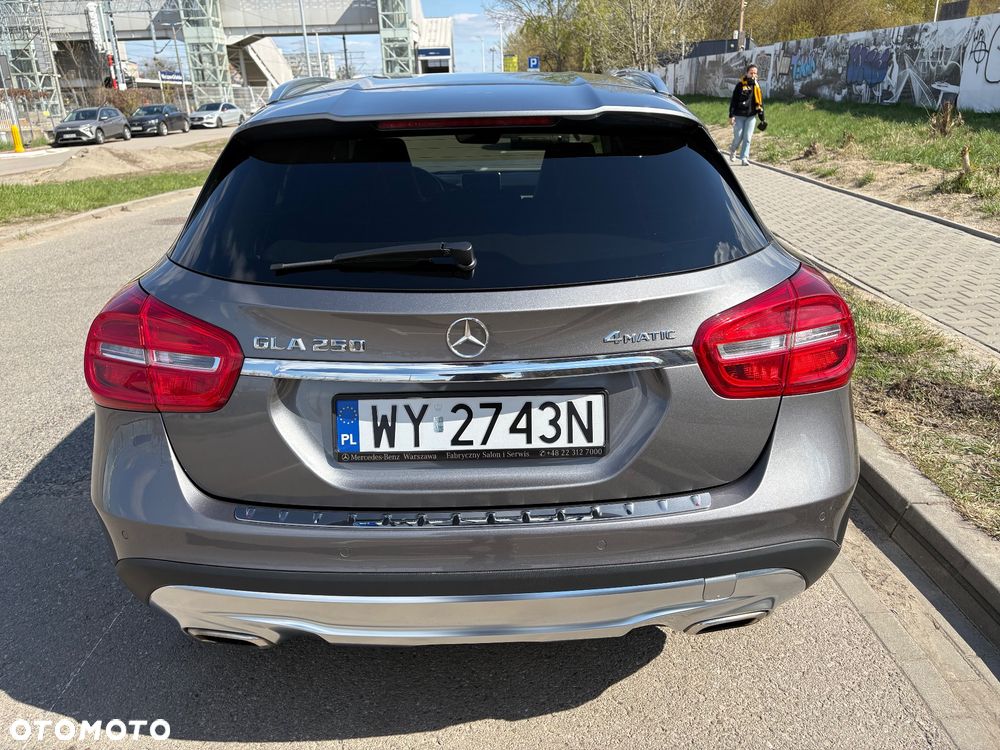 Mercedes-Benz GLA 250 4-Matic - 9