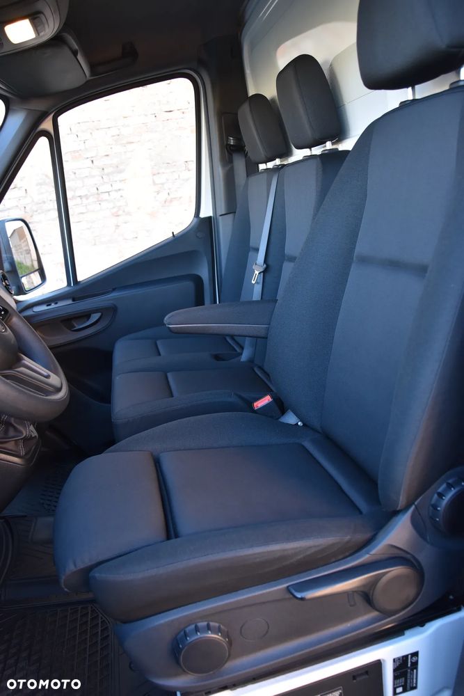 Mercedes-Benz Sprinter - 18