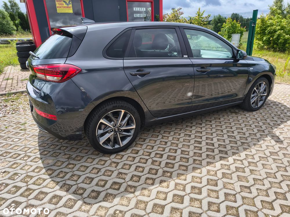 Hyundai i30 1.5 T-GDI 48V-Hybrid DCT EDITION 30 - 33